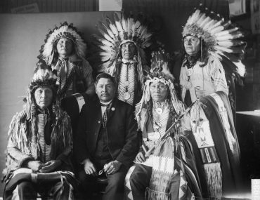1905siouxdcstandingeagl-Charging-Bear-1905-Delegation